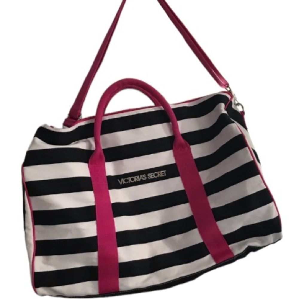 COPY - Victoria Secret | Large Duffle Bag | Strap and handles | Condition: Great